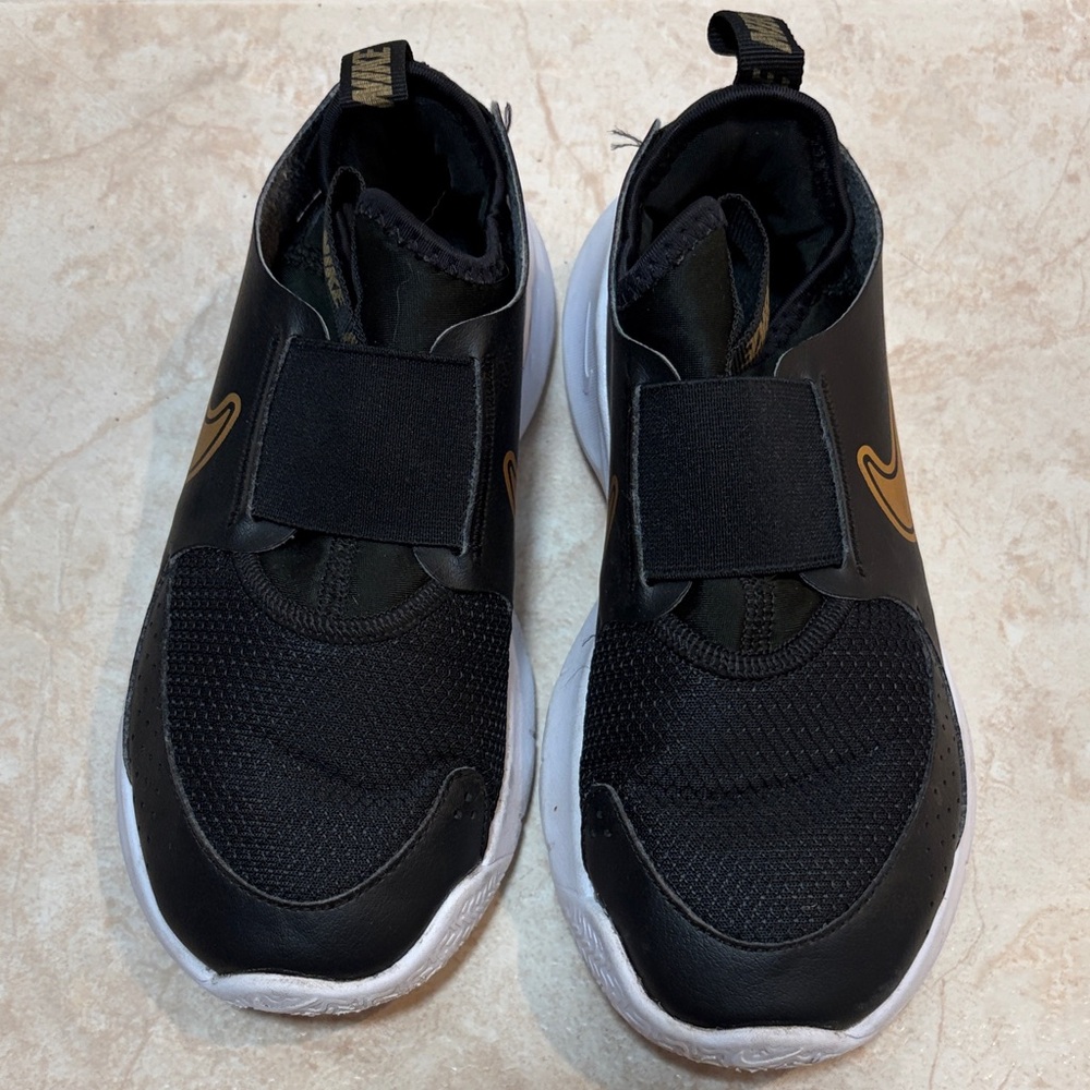 Nike Kids Black and Gold Sneakers